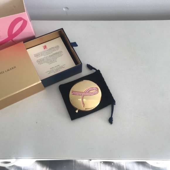 Estée Lauder Pink Ribbon refillable Compact - Picture 5 of 5